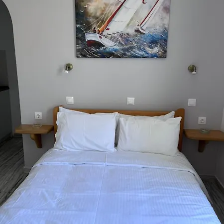 Captain's 2* Spetses Town