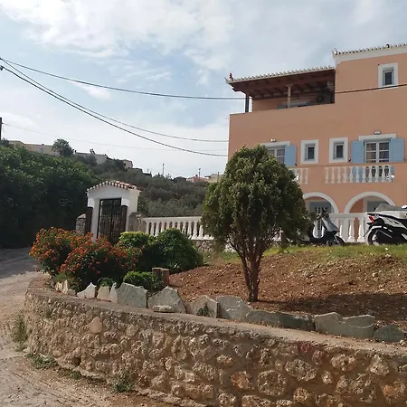 Captain's Guest house 2*